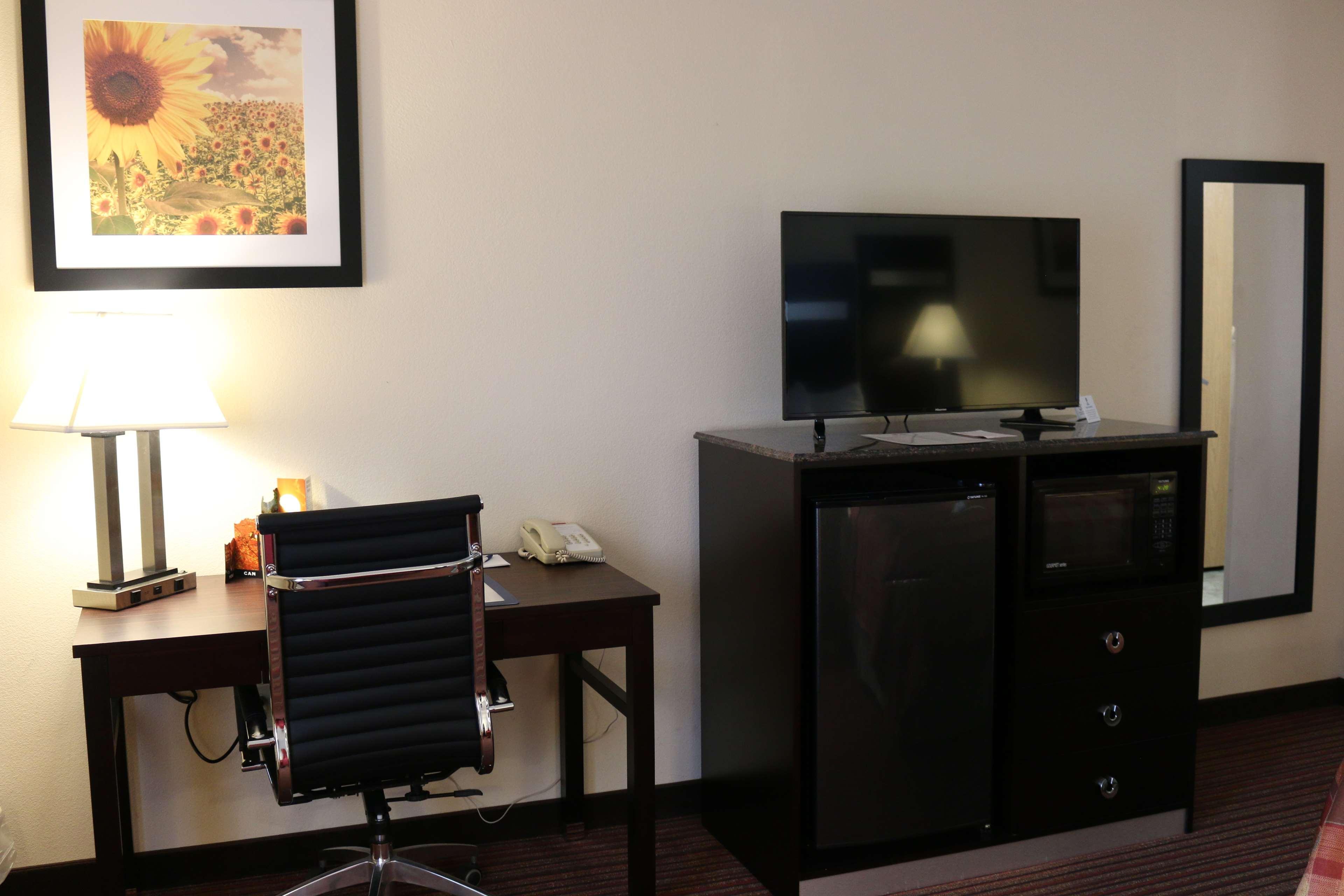 Best Western Parsons Inn Экстерьер фото