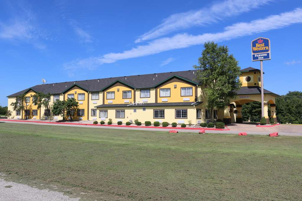 Best Western Parsons Inn Экстерьер фото