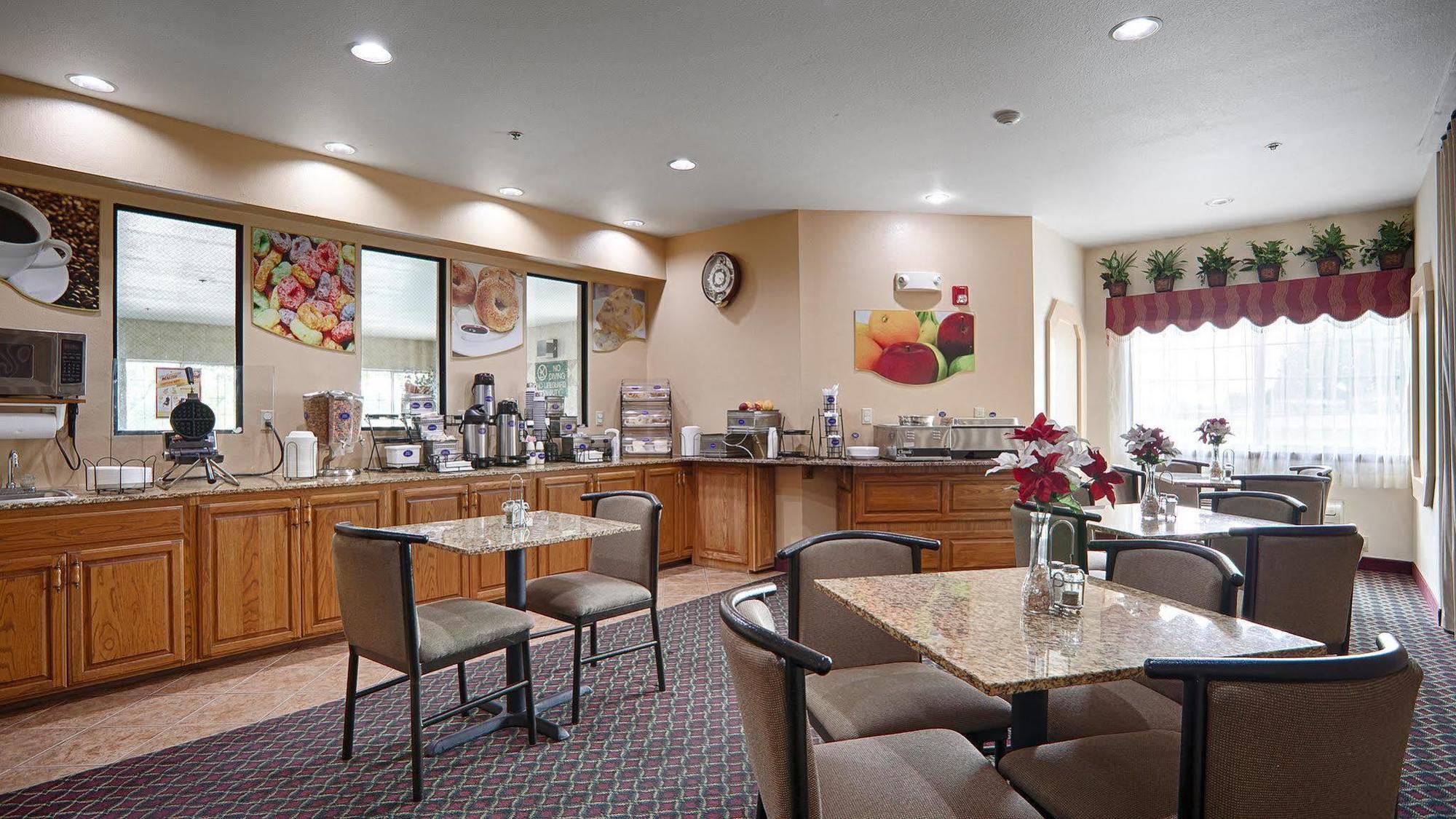 Best Western Parsons Inn Экстерьер фото