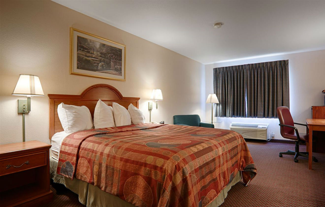 Best Western Parsons Inn Экстерьер фото